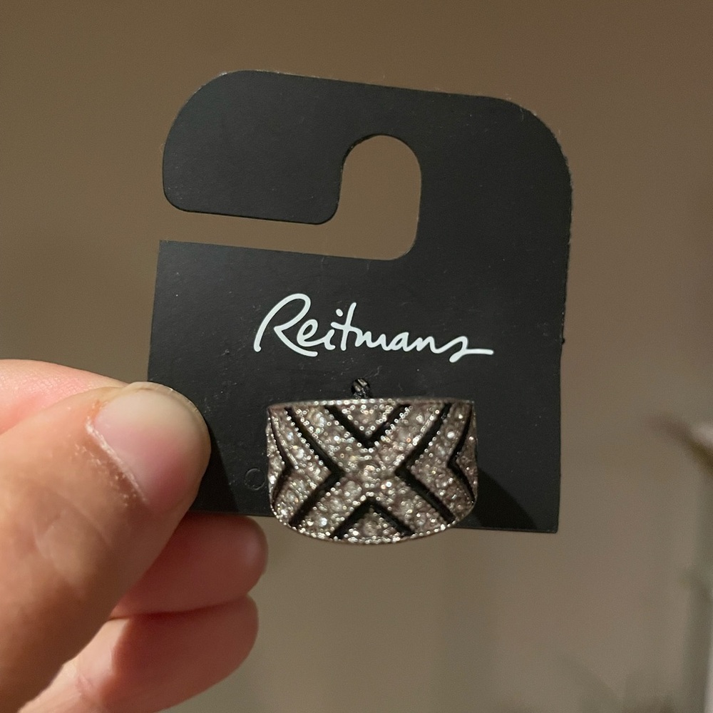 REITMANS BLACK & SILVER RHINESTONE RING - Picture 2 of 2